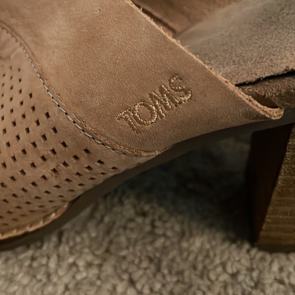 TOMS Mules - Picture 3 of 4